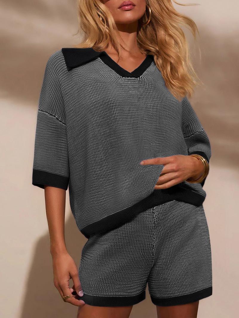 Women's Spring Summer Elegant Casual Sweater Set Short Sleeve Lapel Shorts Two-Piece Vacation Elegance Casual Loungewear Set (random Striped)