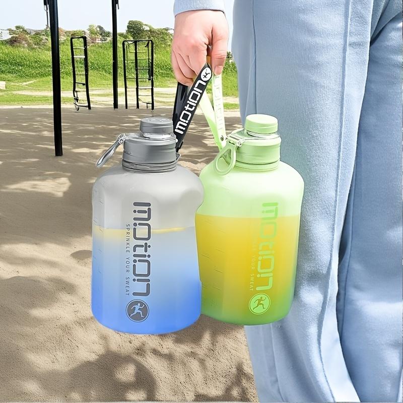 Large Capacity Sports Water Bottle with a Scale Line And Straw, Designed for Outdoor Activities And Gym Use. This Durable And Sturdy Kettle Is Leak-Proof And Comes with a Portable Rope, Suitable for Adults And Can Withstand Both Heat And Cold