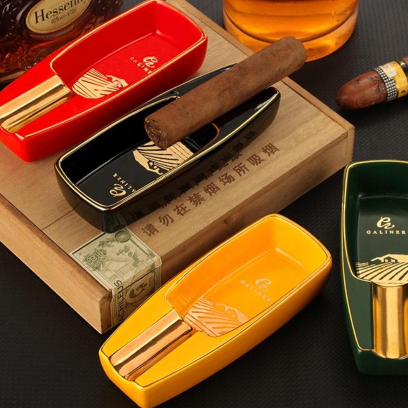 Portable Guba cigar box, with cigar box and waterproof fumigator system (cigar storage bag + red ashtray + cigar clipper three-piece set), can hold 8 cigar (artificial) - travel-friendly cigar rack, ideal men's cigar and storage gift box