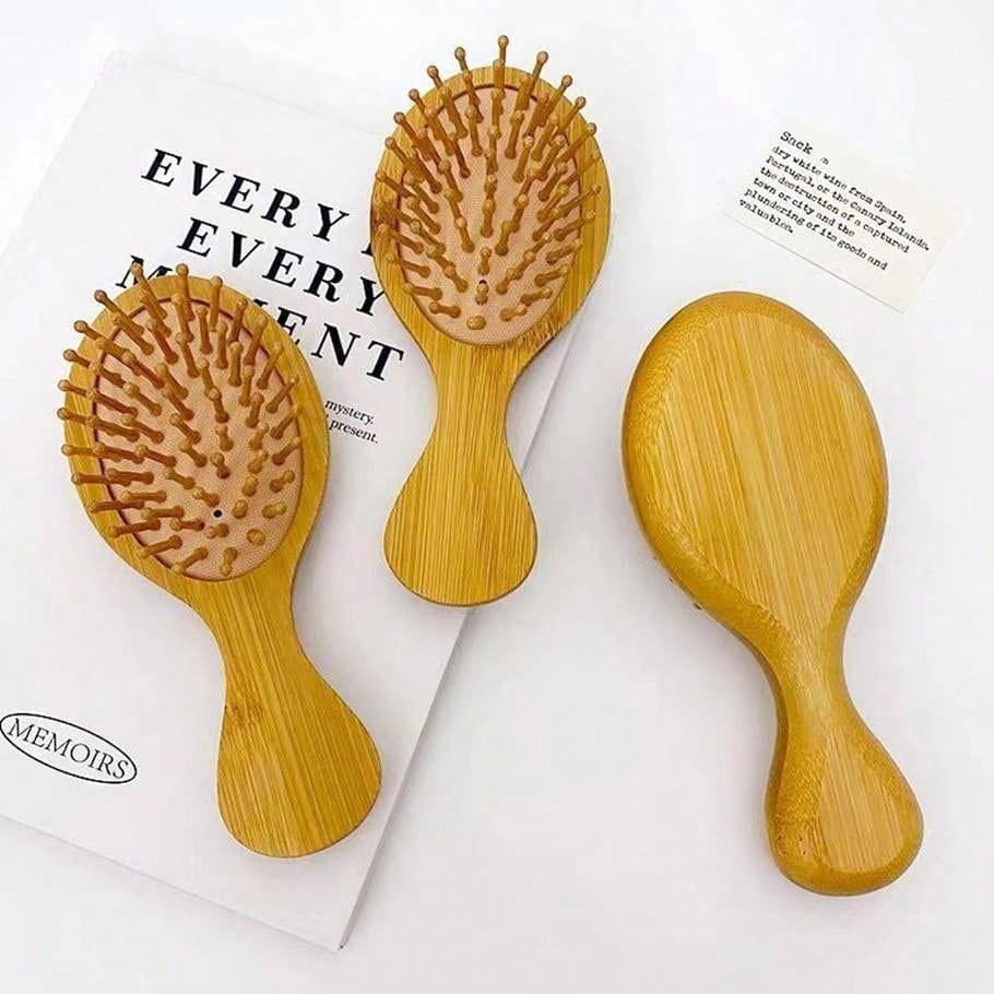 Anti-Static Massage Comb for Long Curly Hair, Smooths Without Tangling, Protects Hair, Prevents Hair Loss, Gentle on Hair