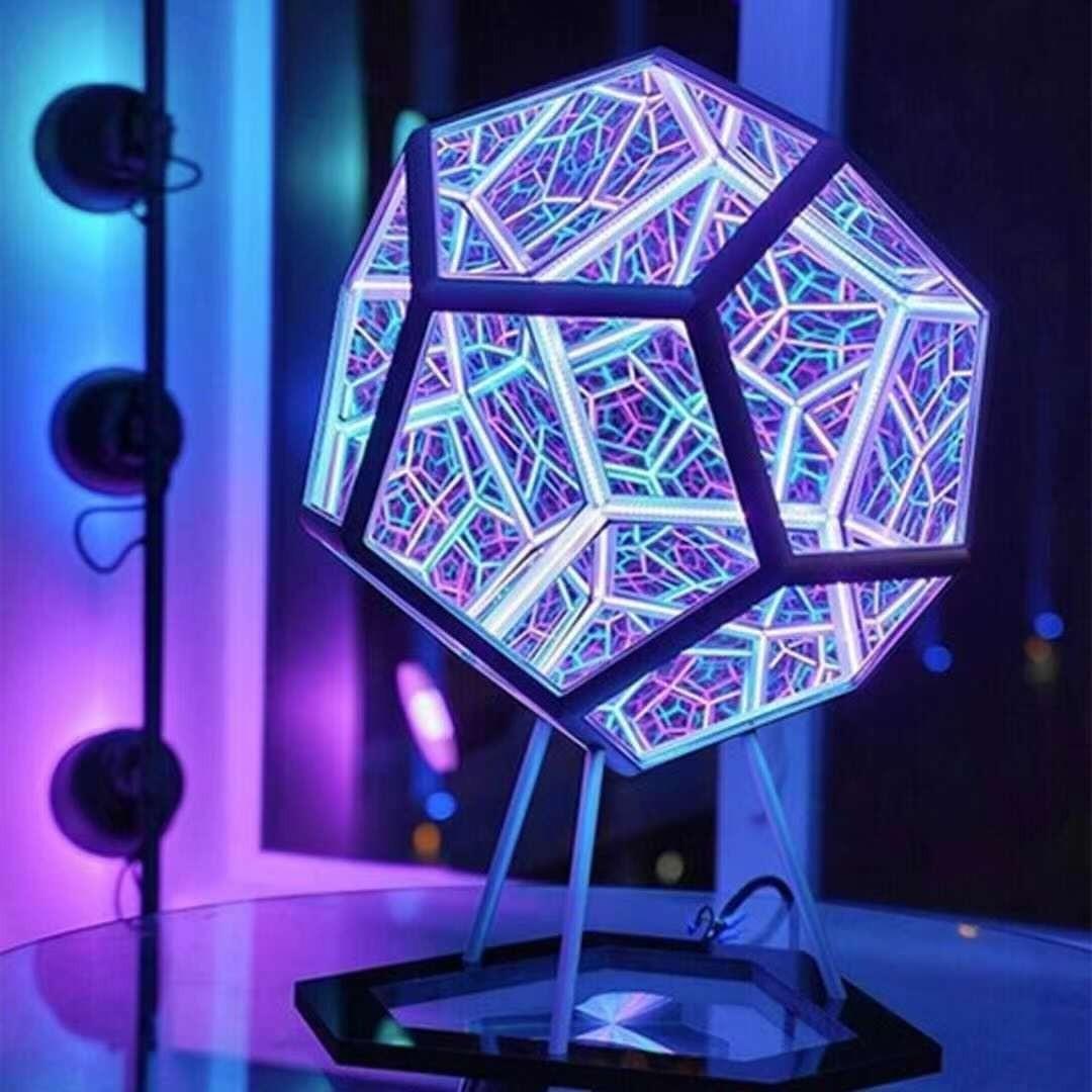 Twelve-Faced Game Lamp, Infinite Twelve-Faced Colorful LED Light, USB Powered Decorative Nightlight, Multi-Color LED for Bedroom Living Room Desk Decoration, Acrylic Led Light