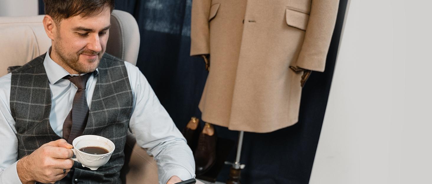 GSOIAX Minimalist Card Holder Slim Wallet for Men, Tactical RFID Blocking Mens wallets, Thin Carbon Fiber Scratch Resistant Rigid money clip, Aluminum Credit Card Wallet with Gift Box