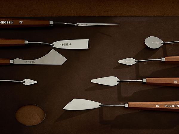 MEEDEN Soft Oil Pastels Set: 48 Colors with Extra 4 White Oil Pastels for Artists Beginners- Vibrant Oil Pastel Crayons for Art Painting, Blending, Layering