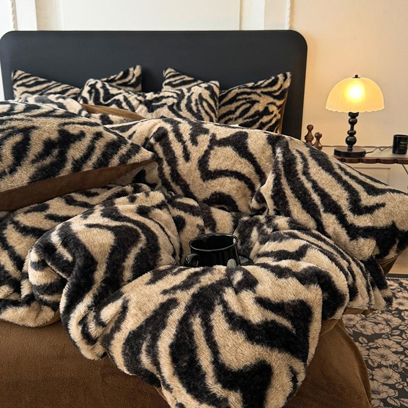 Luxury Faux Rabbit Fur Leopard & Butterfly 3 Piece Bedding Set, Ultra Soft Warm All-Season Duvet Cover with Zipper Closure + 2 Pillowcases, Elegant Solid Color Design, Cozy Bedroom/Living Room/Dorm Bedding Décor, Perfect Gift, Soft Bedding Sets