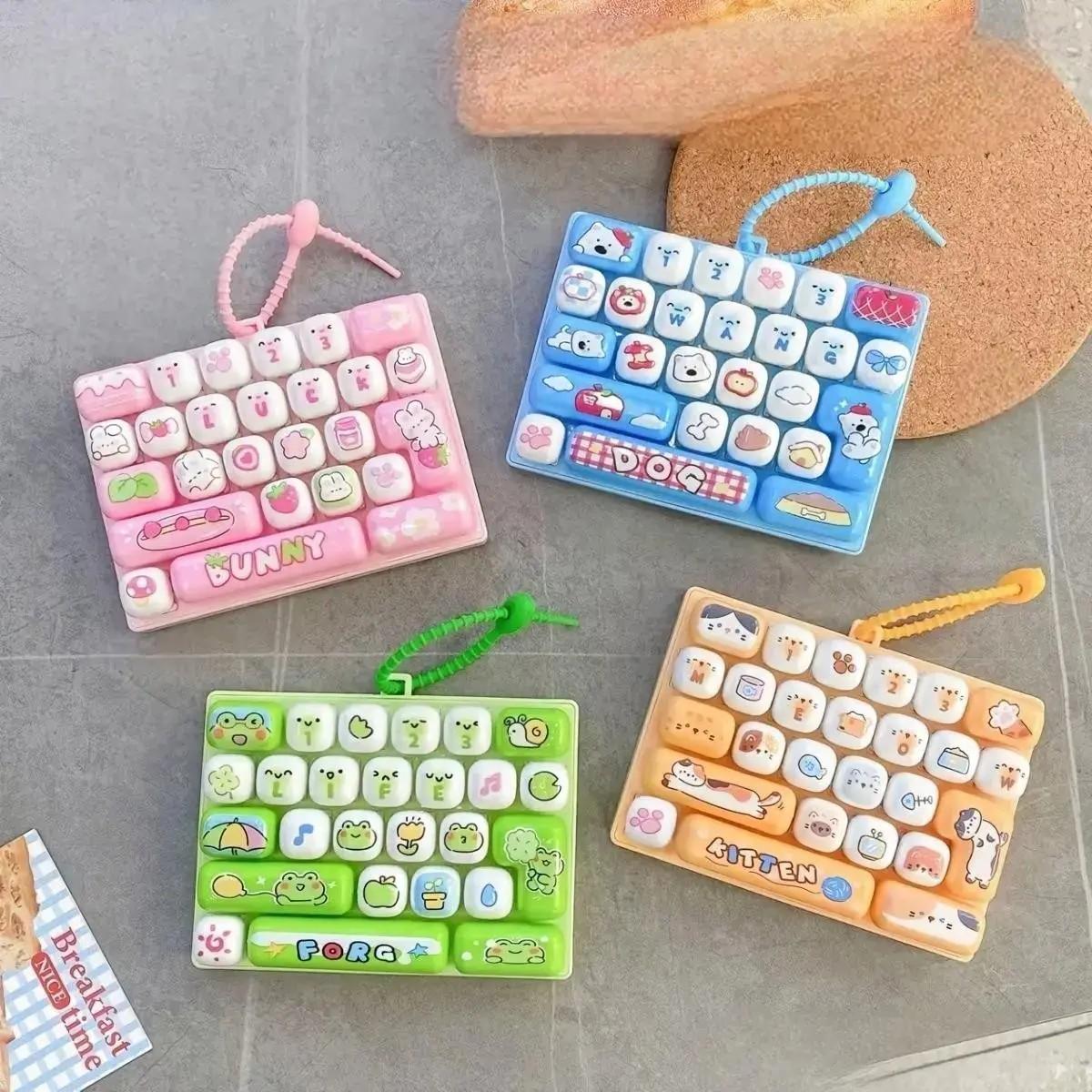 26-Key Stress Relief Keyboard Keychain, Fun Practical Key Ring for Parties, Office and Home Use, Perfect Gift Accessory