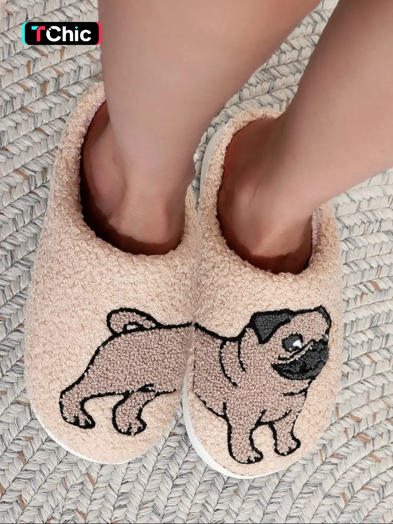 Soft Plush Dog Slippers for Men & Women, Cute Embroidered Pug Design, Fuzzy Warm Slippers, Indoor Outdoor Warm Non-Slip Shoes, Fall Winter Gift, Casual Slippers, Animal Slippers