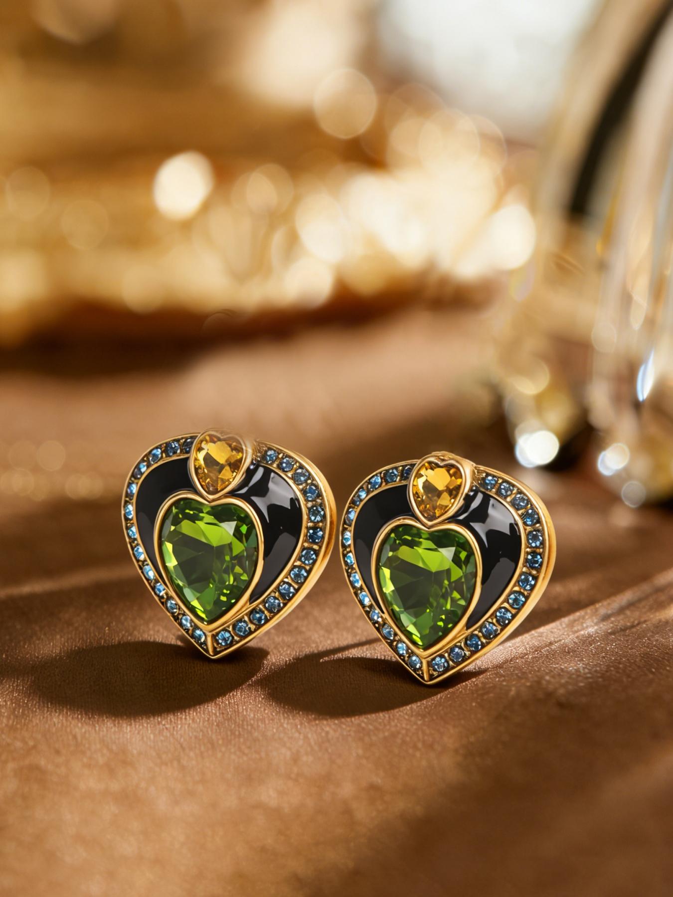 1 pair of fashionable and elegant heart-shaped diamond studded earrings, suitable for daily commuting, vacation and dating, and also a surprising and exquisite small gift.
