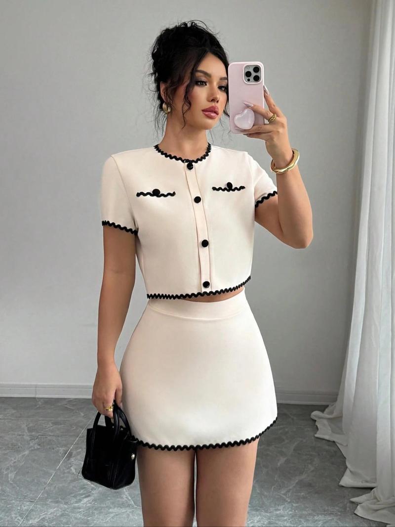 Women's Spring Summer French Elegance Colorblock Wave Ribbon Buckle Short Sleeve Top and Mini Skirt Two-Piece Set