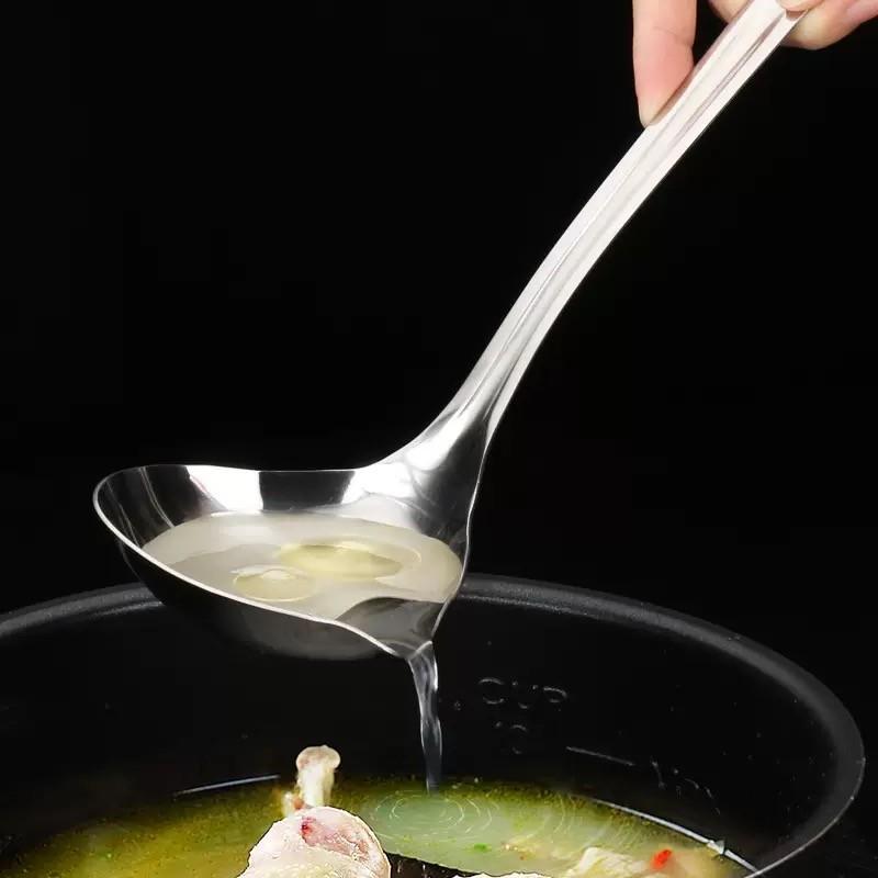 Stainless Steel Oil Separator Spoon, Hot Pot Filter Spoon, Soup Oil Divider, Leak Proof Spoon, Kitchen Tool for Home Use