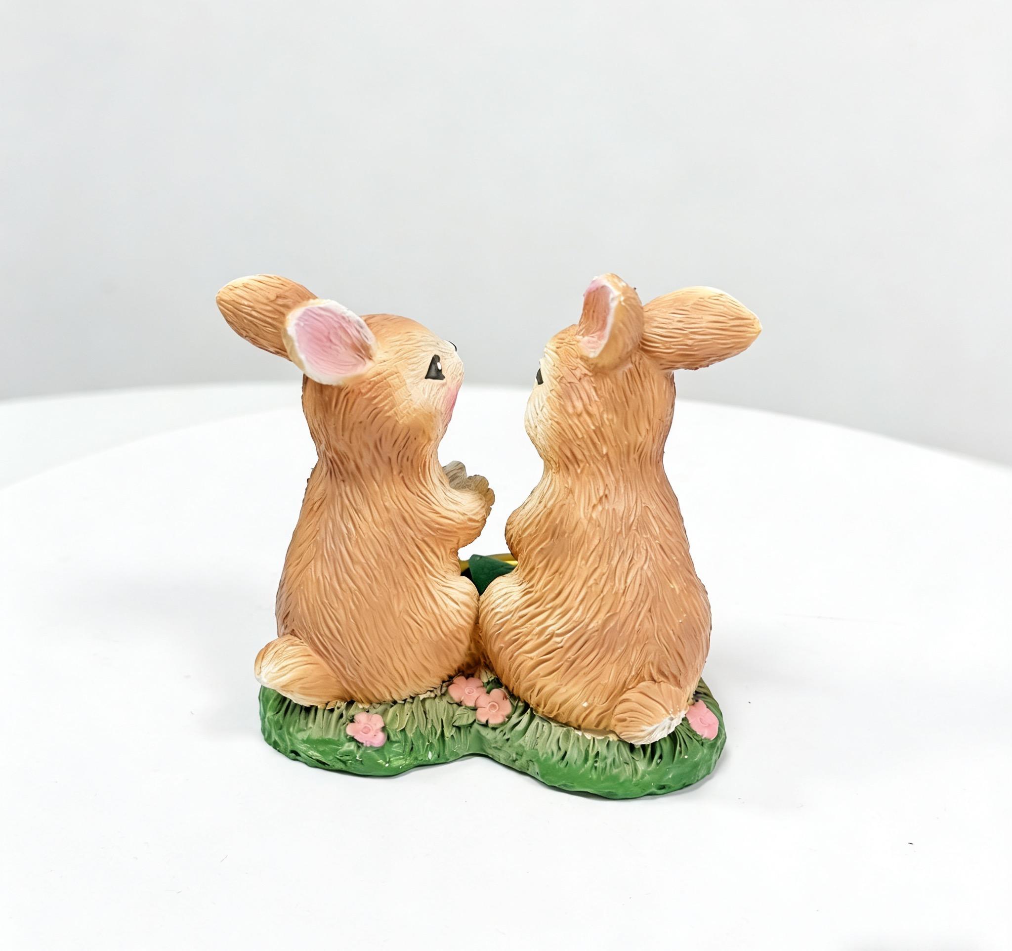 Hand-Painted Resin Rabbit Easter Limited Edition Aromatherapy Ornament, Modern Art Desktop Decor, Living Room Bedroom Office Decoration