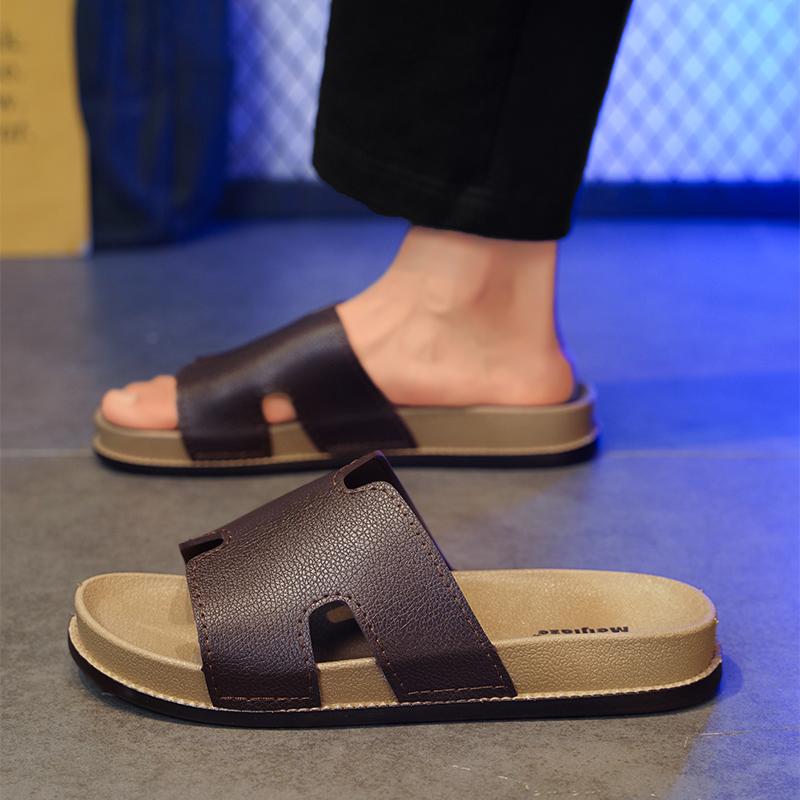 These Stylish Open-toe Slippers Are Perfect for Both Home and Outdoor Use. a New Spring/summer 2026 Men's Style, Plus-size, Lightweight, Non-slip, and Comfortable Sandals Ideal for Everyday Outings and Beach Activities.