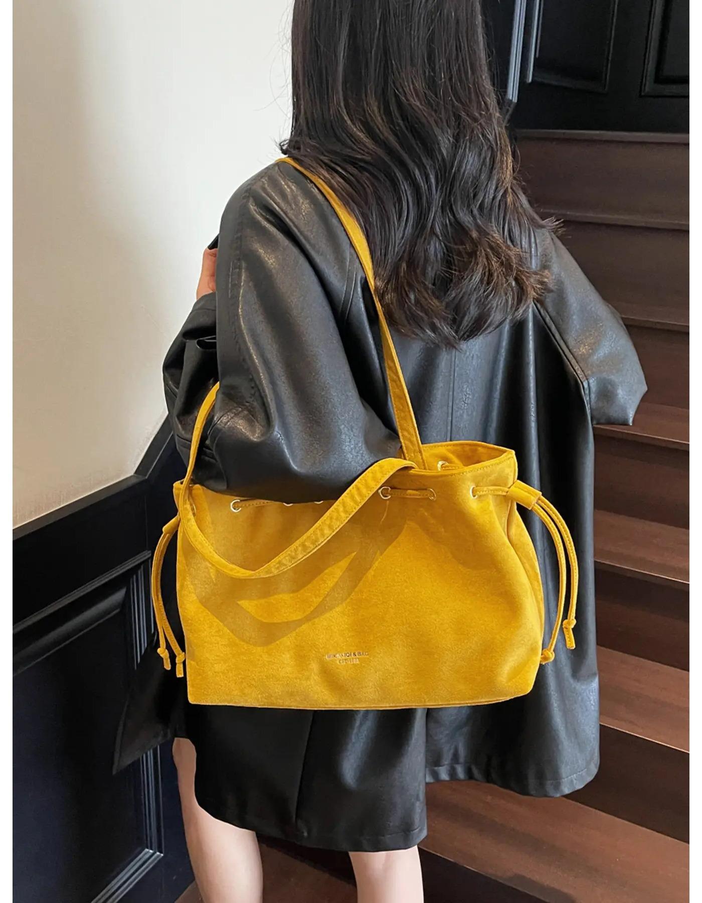 Retro Exquisite Relaxing Drawstring-Closure Tote Bag for Women, Chic Adjustable Large-Capacity Everyday Purse, Gym & Commuter Bag for Files, Tablets, Dates