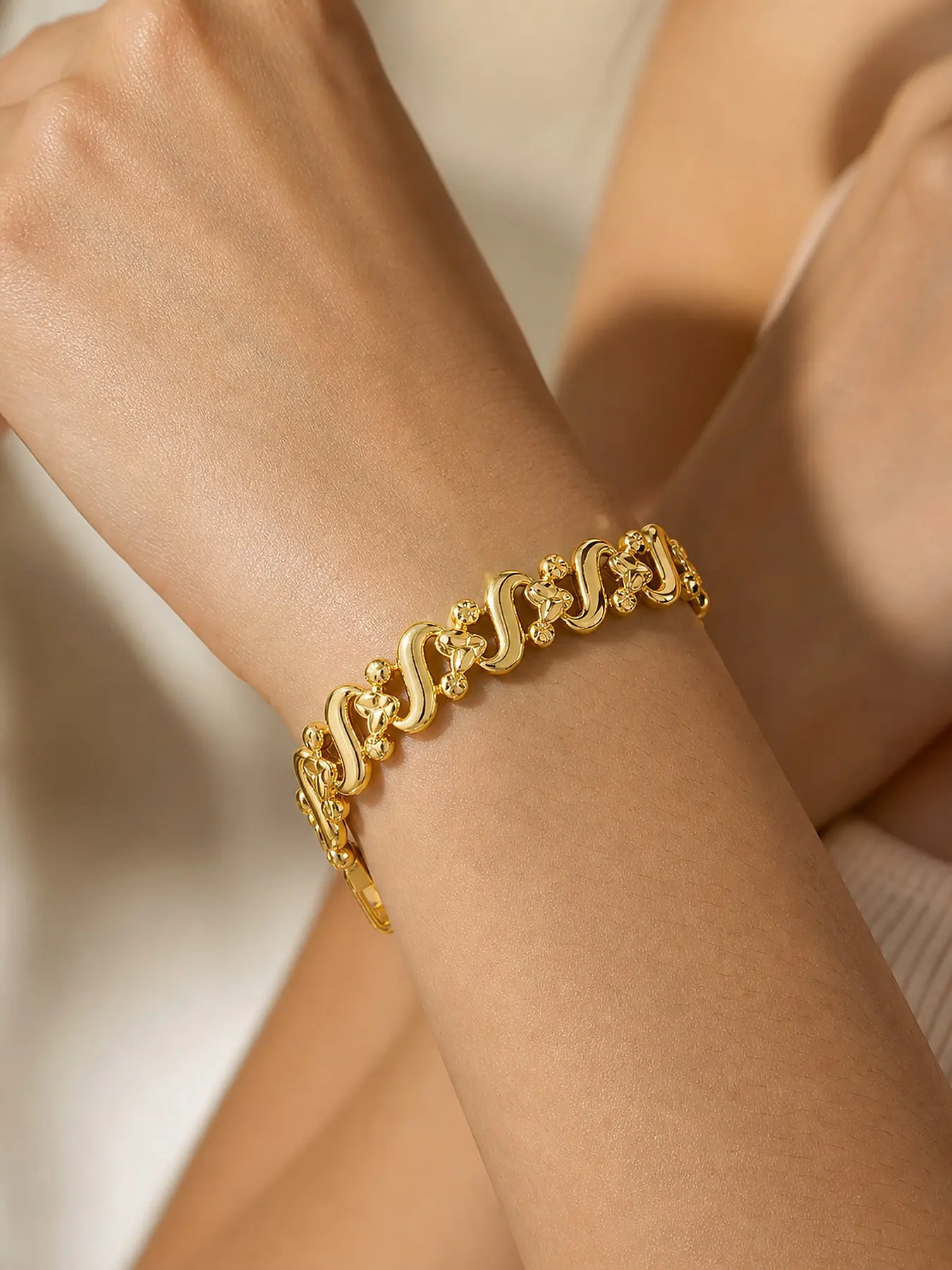 Bestselling Women's Classic Smooth S-Shaped Chain Bracelet, Elegant Jewelry Accessory, Perfect for Daily Wear, Trendy Fashion Item
