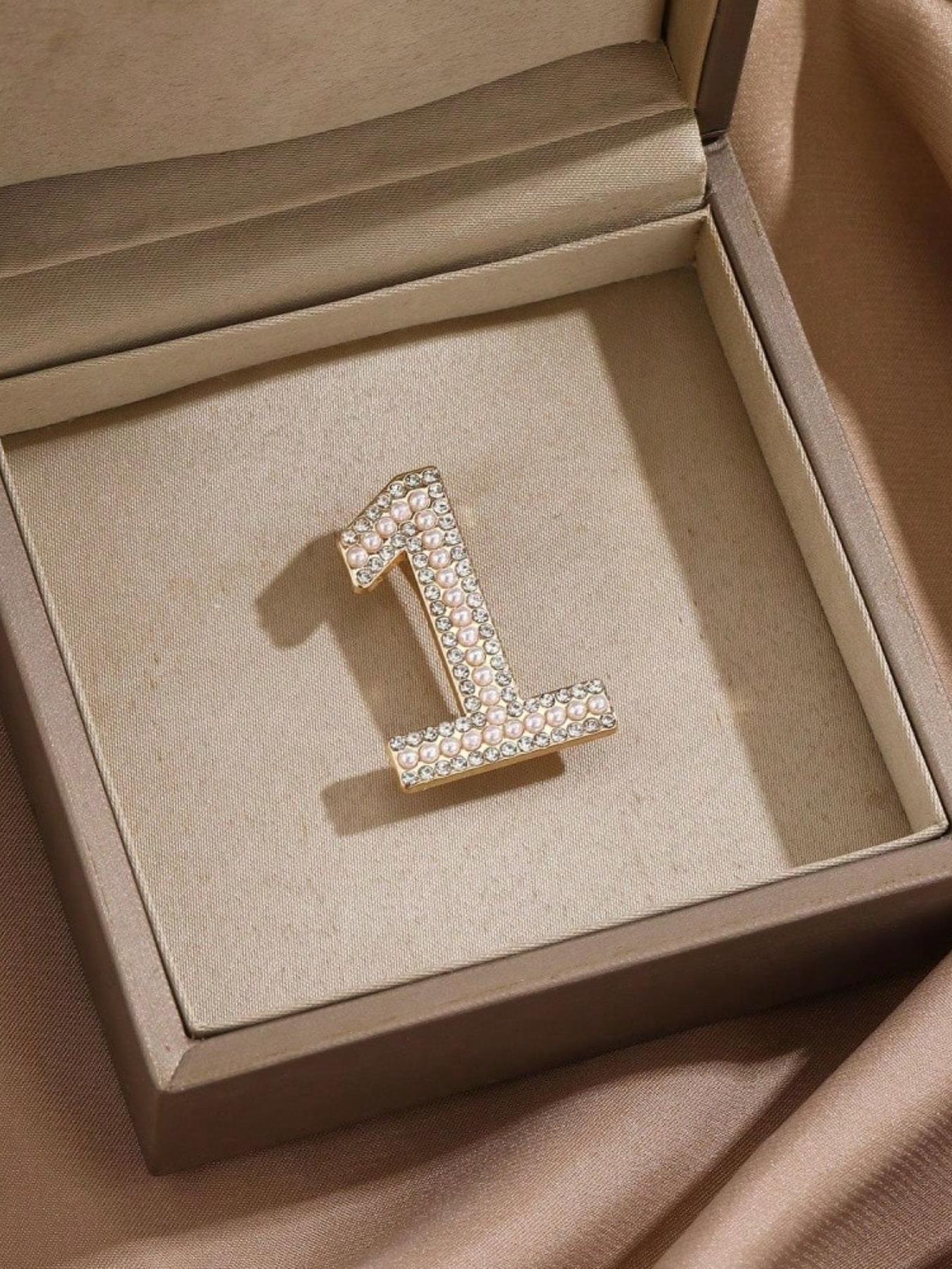 Creative Niche Pearl & Rhinestone Digit Brooch, Alloy Material, Versatile Suit Accessory, Shirt Lapel Flower Pin, Daily Wear & Gift Idea