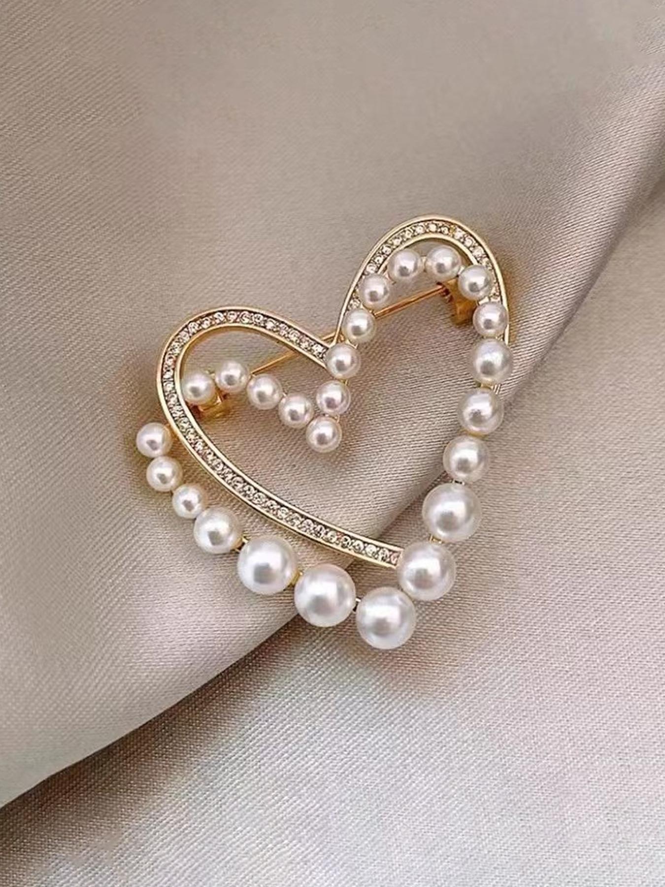 Fashion Simulated Pearl Rhinestone Heart Brooch Pin, Simple Casual Women's Daily Party Versatile Shirt Clip Lapel Flower, Fashion Accessory