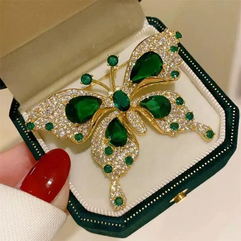 Fashion Women Elegant Emerald Crystal Butterfly Brooches Badges Classic Lady Dress Suit High-end Pins Jewelry