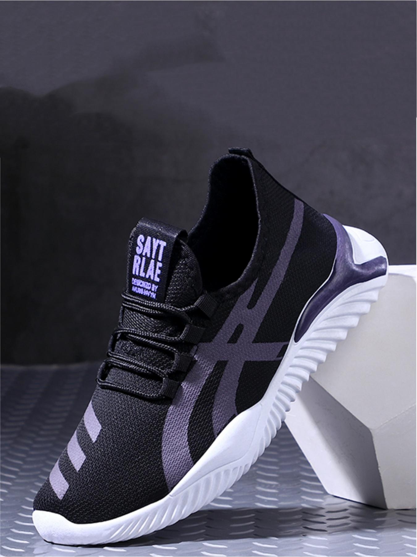 Men's casual sports shoes, with lightweight mesh material wrapping, stylish and eye-catching contrasting decorations, lace up style that fits the foot shape, simple and versatile color matching, preferred for daily commuting and casual sports wear