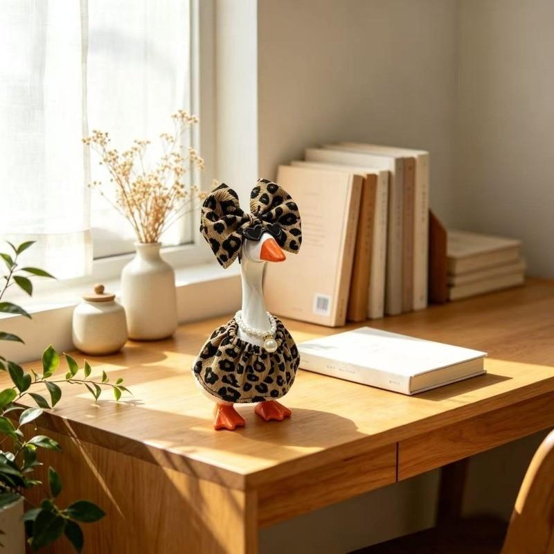 7-Inch Leopard Print Desktop Goose Statue Costume Set, Fun Summer Harvest Festival Decorative Piece, Ideal Gift for Party, Perfect Accent for Goose Statues