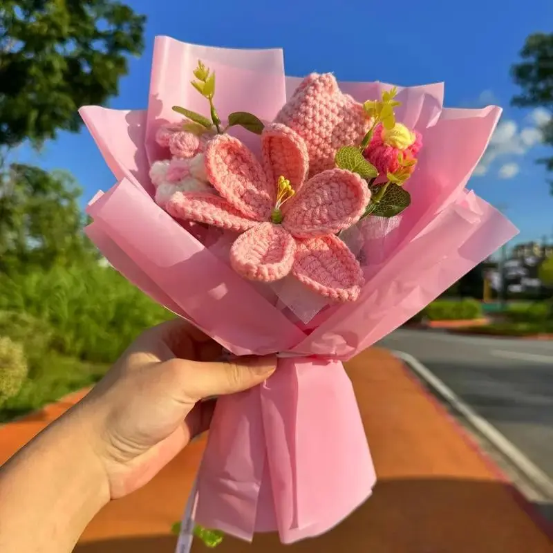 Handmade Crochet Lily Tulip Yarn Bouquet, Cute Realistic Indoor Floral Decor, Home Office Decoration, High-Quality Birthday Gift