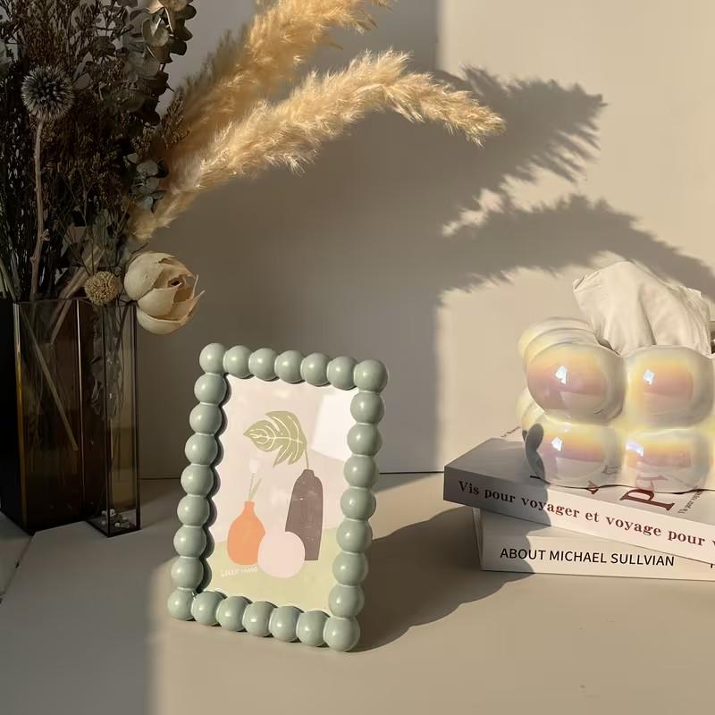 Cute Resin Decorative Photo Frame — A charming home accent and desktop photo display stand, perfect for showcasing family photos; holds 6-inch prints.