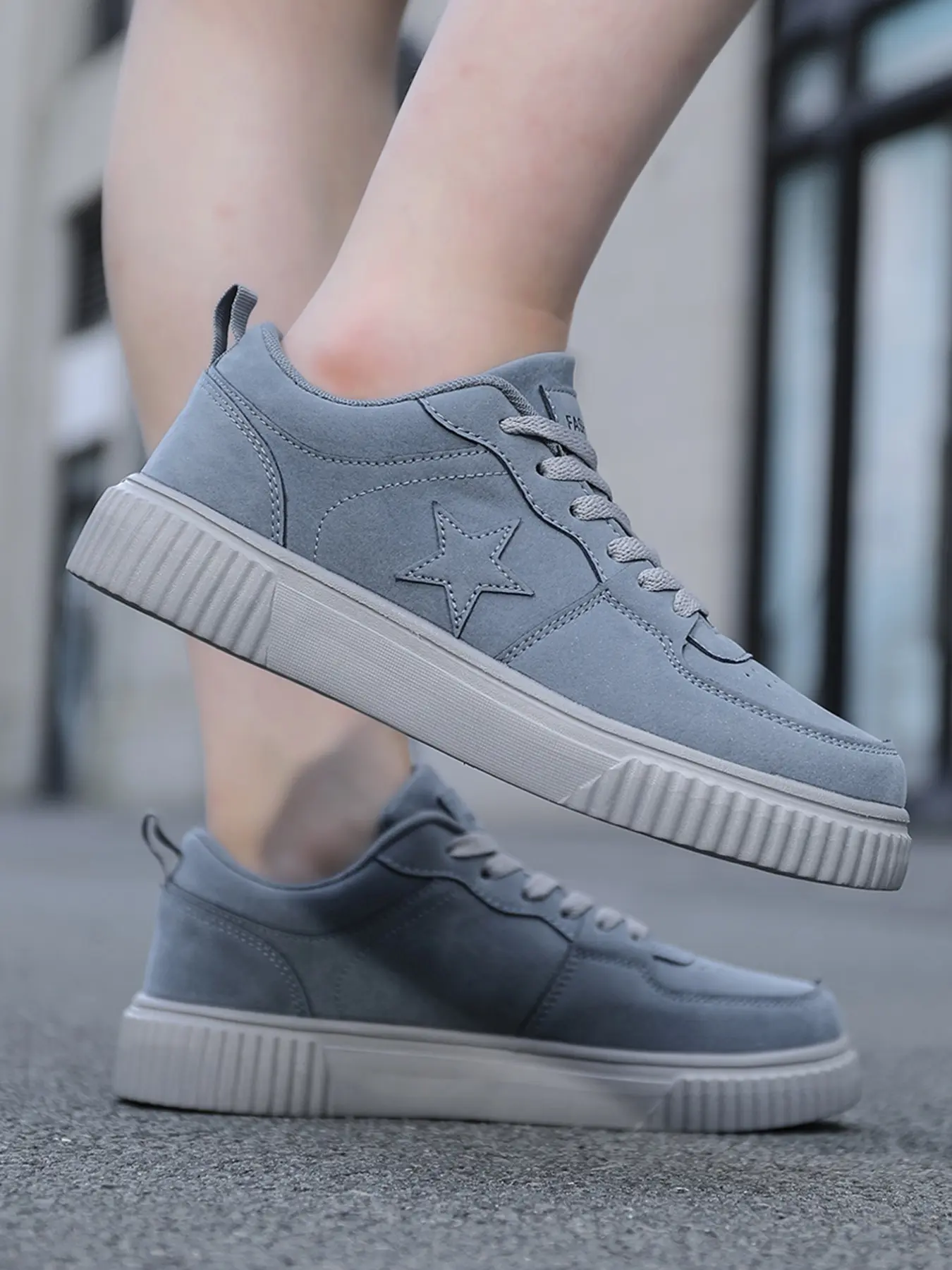 Men Star Pattern Platform Skate Shoes, Matte Suede & Smooth PU Leather Lace Up Height Increasing Casual Sneakers, Vintage Versatile Walking Shoes for Daily Commute