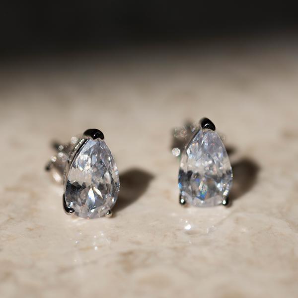 "VENOM TEARDROP DAZZLER"TIkTOK'S #1 EARINGS 2024! 4CT LIQUID FIRE MOISSANITE  SURGICAL-GRADE S925  "Earn 37 Compliments Per Hour"  CELEB-LOVED PHOTOSHOOT WEAPON  LIMIT 2/PERSON!  PRICE CRASH