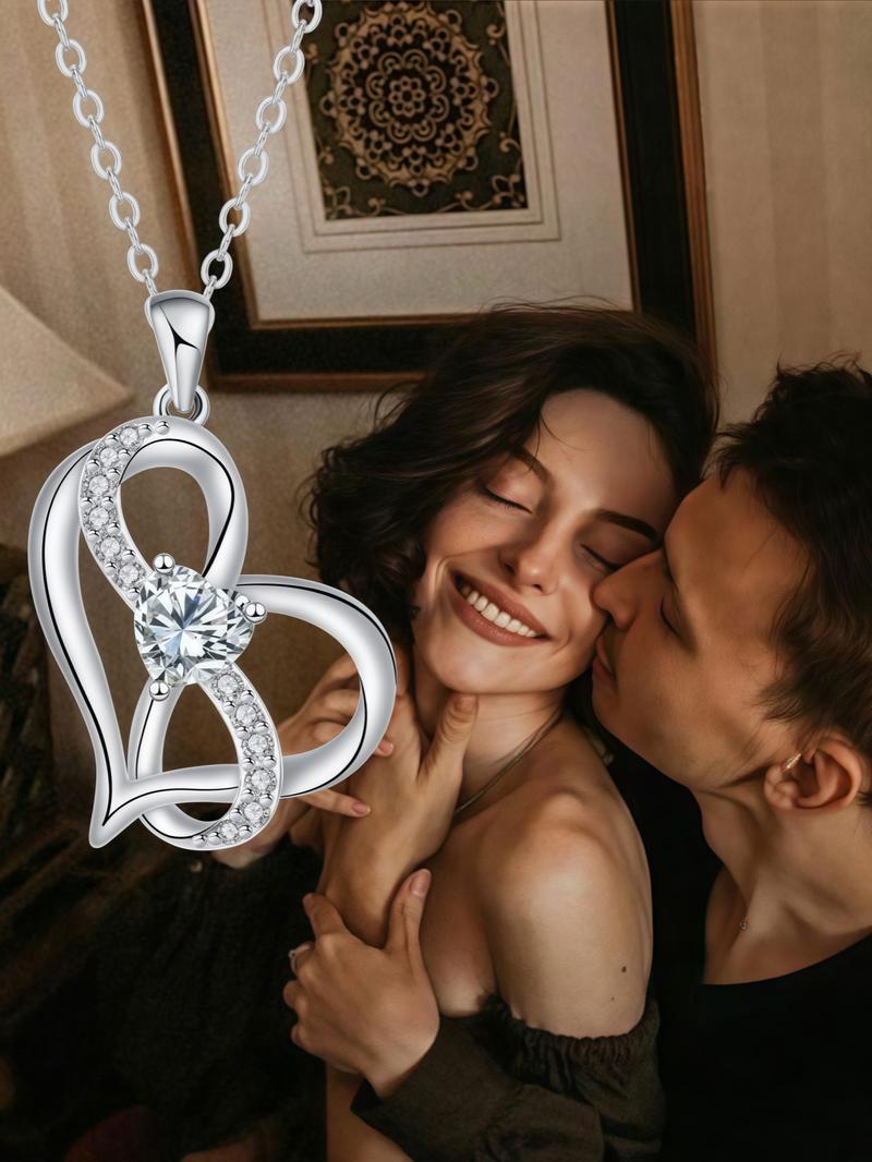 The "Double Heart Diamond Vow" new style high-end heart-shaped pendant gemstone necklace, paired with the eternal flower rose teddy bear gift box. It is an ideal Valentine's Day gift. Love Heart Necklace