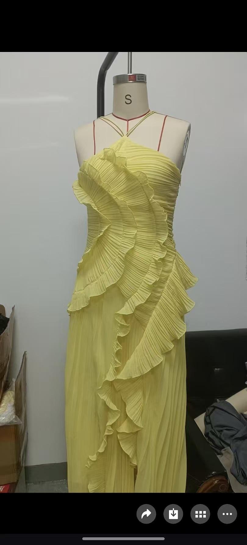 European and American Women's Fashion 2025 Summer Pleated Halter Neck Sexy Strapless Backless Dress