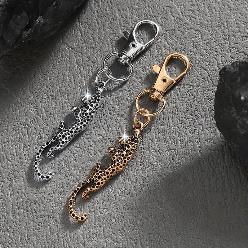 1pc European-American Vintage Minimalist Leopard-Shaped Bag Charm Keychain - Gold-Colored Chain-Attached Fashion Accessory, Keychain for Car Keys & Men’s Bags