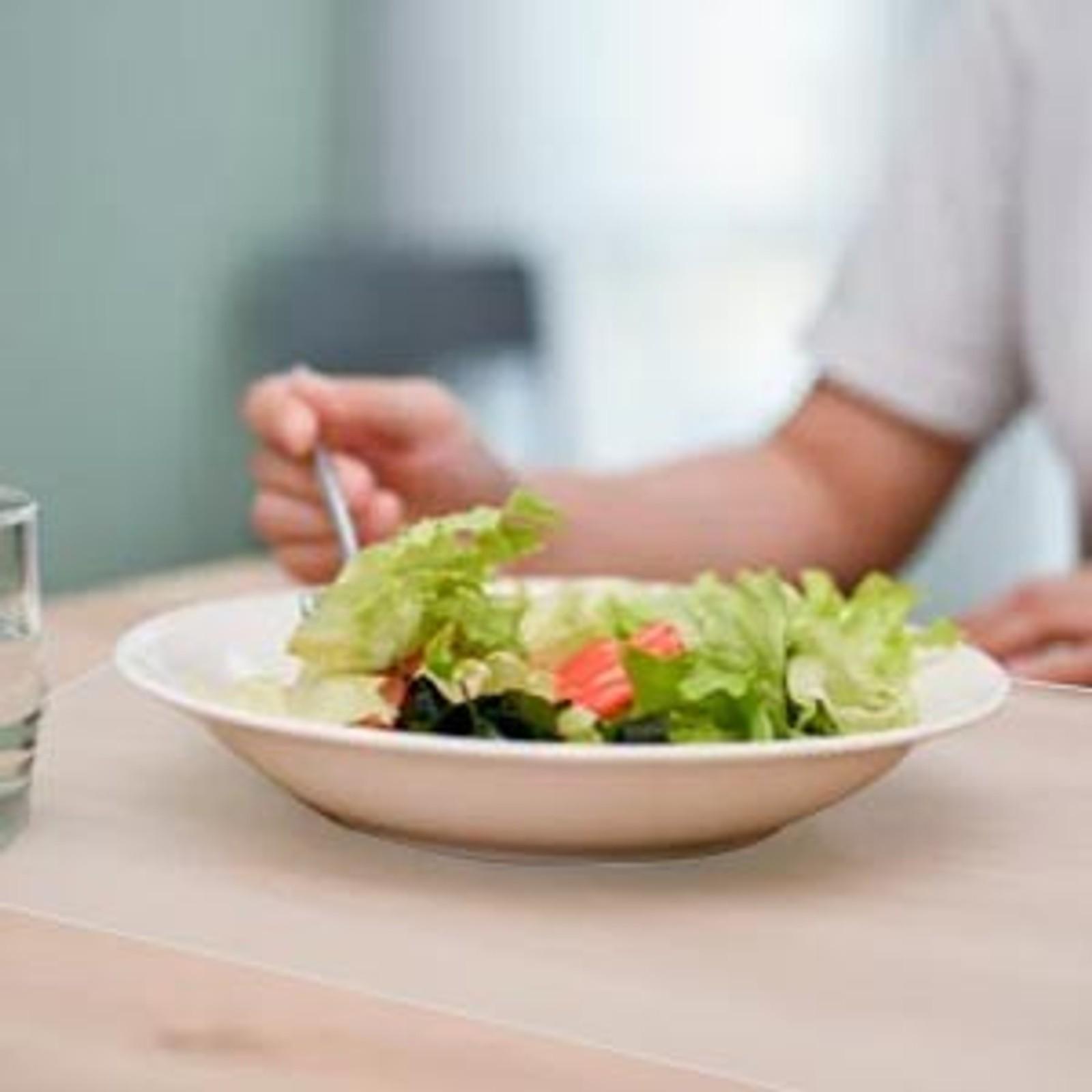 6 Pcs Plastic Placemats, Heat Resistant Washable Table Mats for Dining, Kitchen (17'' x 11''), Clear 6 Pcs Plastic Placemats, Heat Resistant Washable Table Mats for Dining, Kitchen (17'' x 11''), Clear
