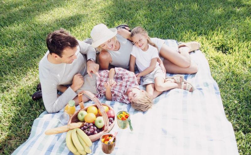 Portable Picnic Party Fruit Salad Storage Cup with Lids and Fork,20 Oz Fruit Storage Containers for Fridge with Removable Colander BPA-Free,Leak-Proof,Keep Fruits,Berry,Salad Fresh longer