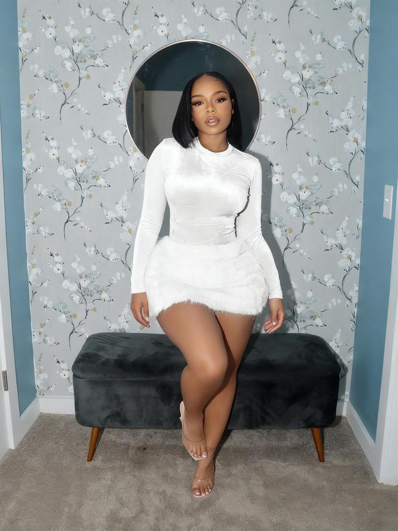 Women's Fashionable Sexy Slim-Fit Bodysuit & Plush Short Skirt Set, Stylish & Versatile Design Two-Piece Set for Autumn and Winter