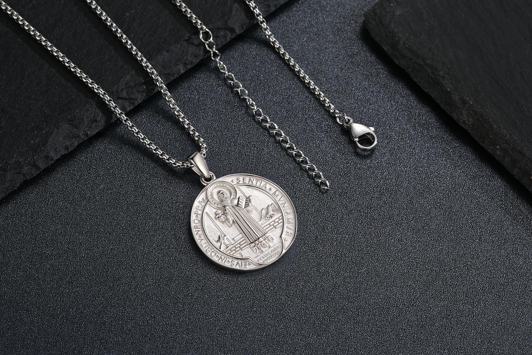 DRINSPER Collar de Plata 925 de San Benito, Saint Benedict Protection Necklace, Latin Inscription in Cross with Religious Symbolism, Prayer Abbreviations (CSSML, NDSMD)