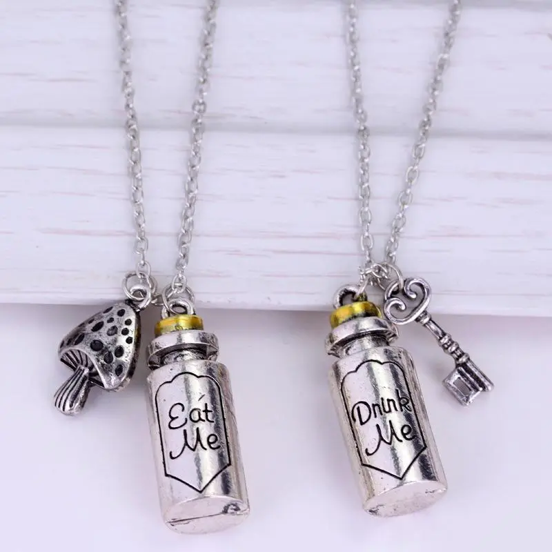 Fashion Vintage Charm Alice In Wonderland Torque The Album's Title Eat Me Drink Me Charm Pendant Alloy Bottle Pendant Necklace