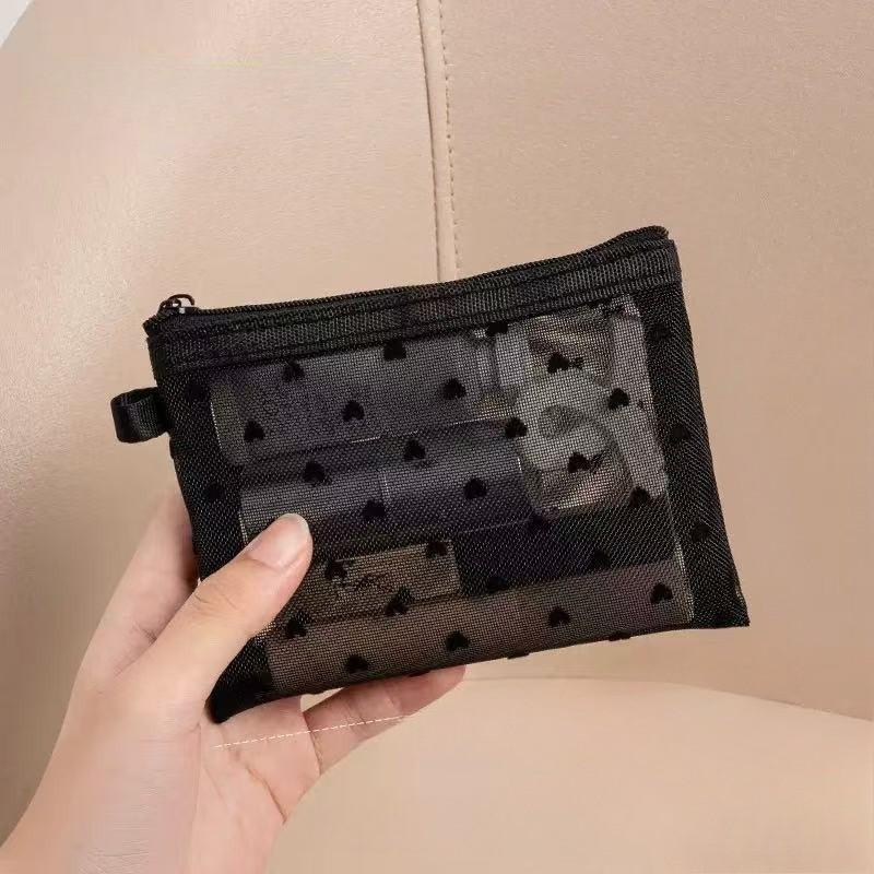 Heart-Shaped Mesh Makeup Bag, New Portable Lipstick Touch-Up Travel Set, Large Capacity Mini Bag, Two-Piece Kit, Perfect for On-The-Go Use