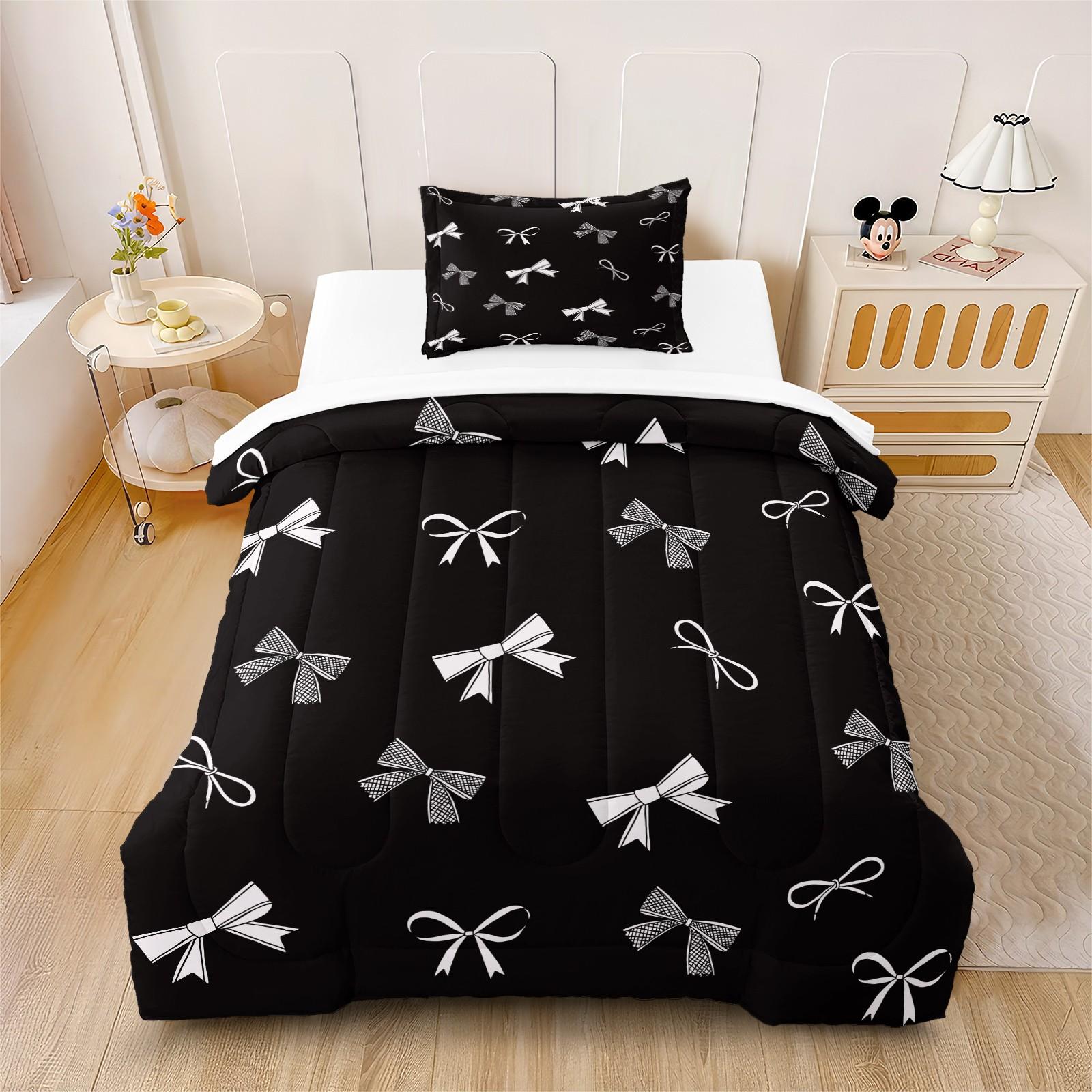 2/3Pcs Black Bow Print Comforter Set, Soft Microfiber Bedding Set with Pillowcases, Coquette Aesthetic Quilt, All Season Lightweight Digital Printed Bed Set for Girls Teens Bedroom Decor