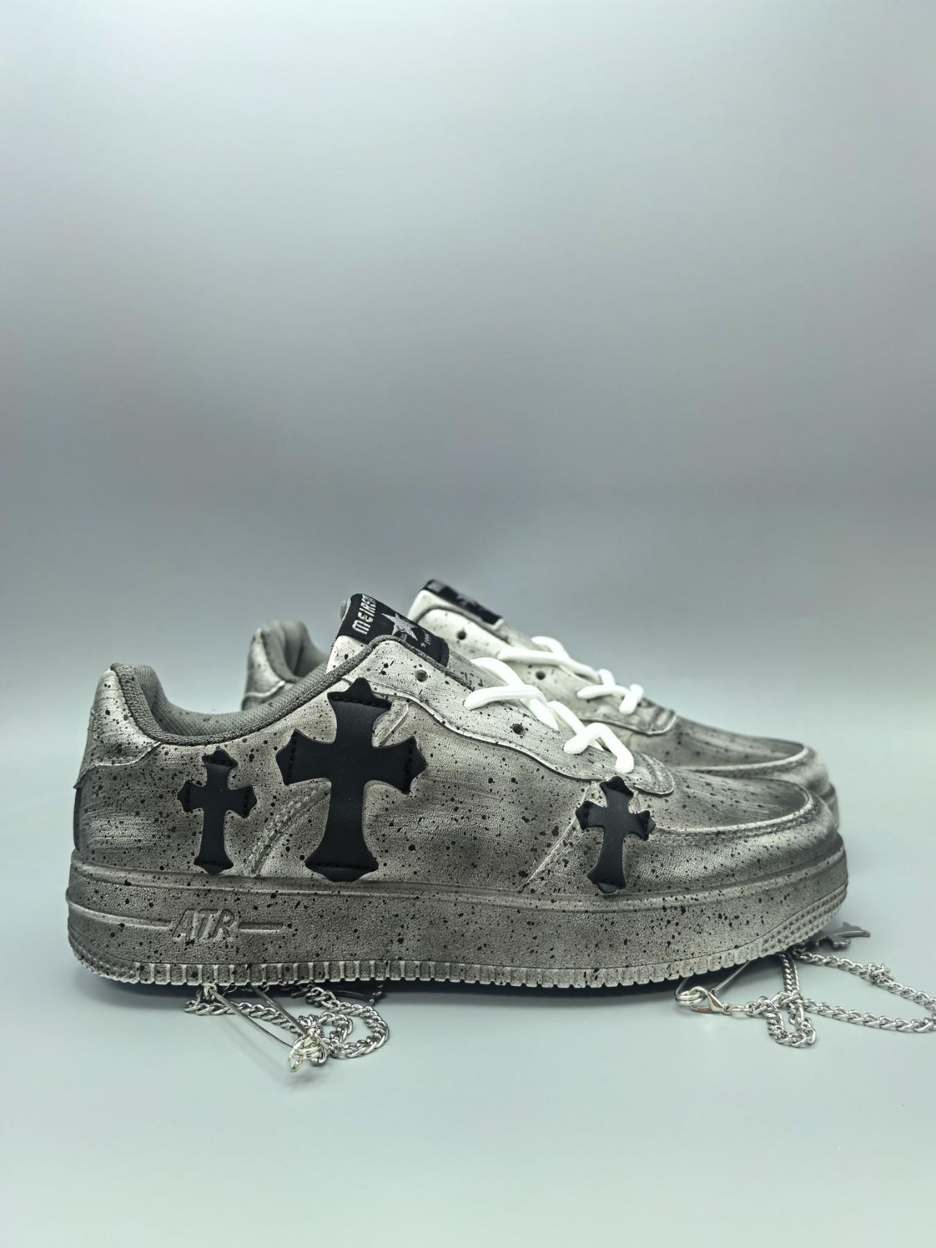 Men's Vintage Metal Chain Cross Sneakers,Size Up by One Size Recommended， Trendy Comfortable Versatile Dark Style, Perfect for Daily and Fashion Scenes