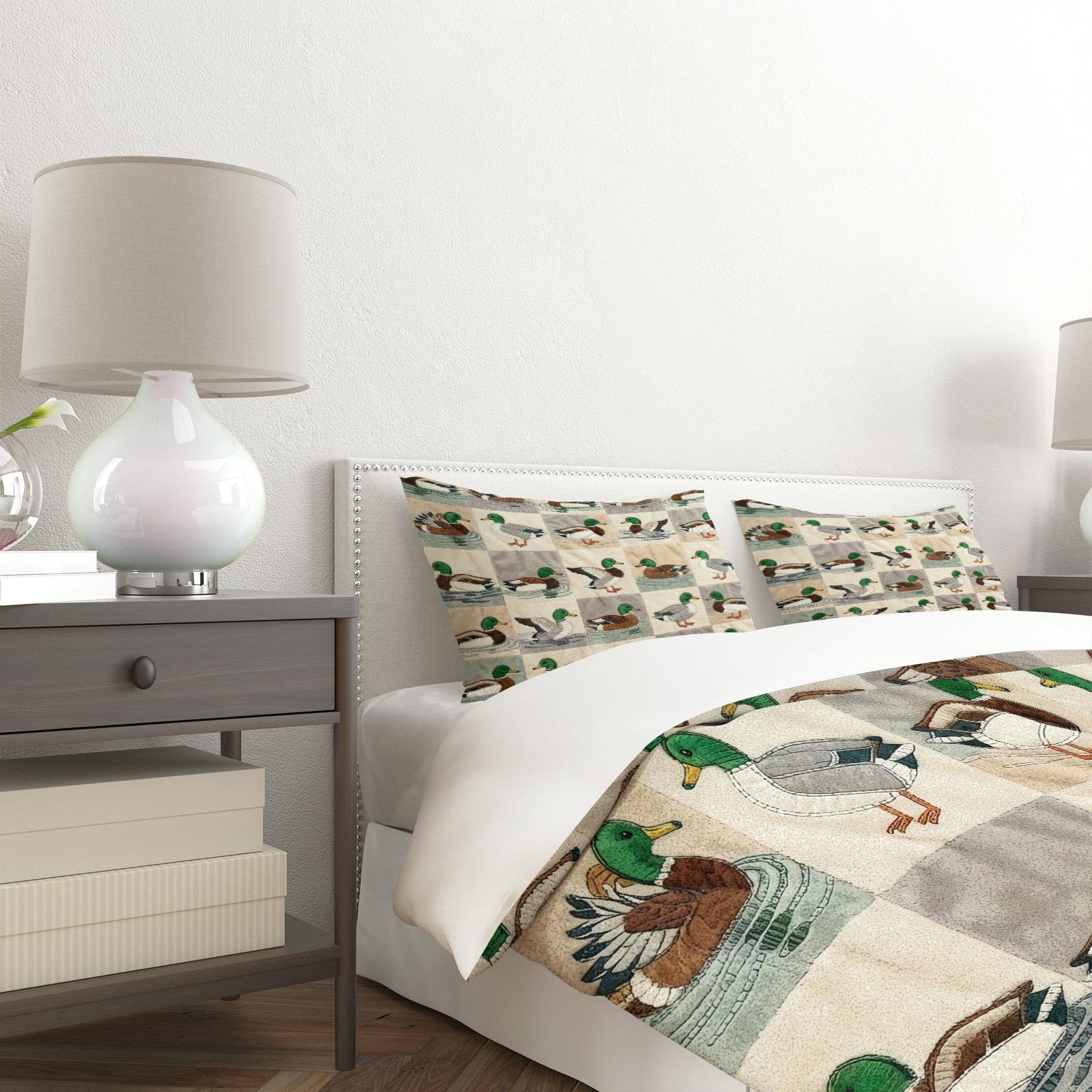 Duck Pattern Printed Bedding Set, Duck Pattern Duvet Set, Duck Design Bedding, Perfect for Adult Bedroom Decor, Includes 1 Fitted Sheet and 1 or 2 Pillowcases, No Core Included
