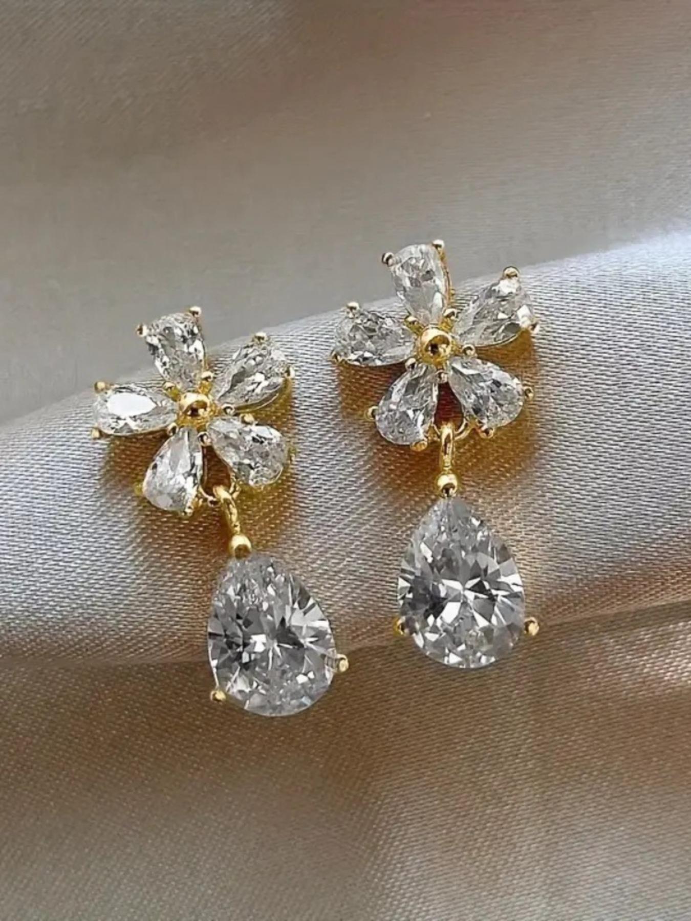 Light luxury flower water drop earrings, feminine temperament, elegant design earrings, fashionable versatile and exquisite jewelry, suitable for daily wear, the first choice for gifts