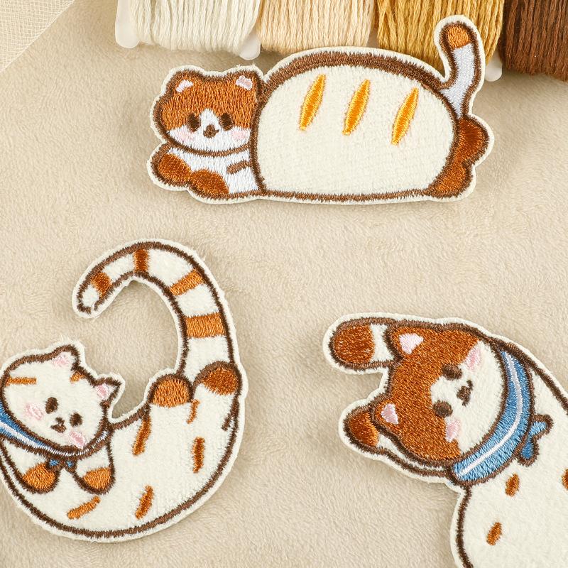 10pcs Colorful Embroidered Patches DIY for Clothes Hats Bags, Vintage Sew-on Badges for Repair or Decoration