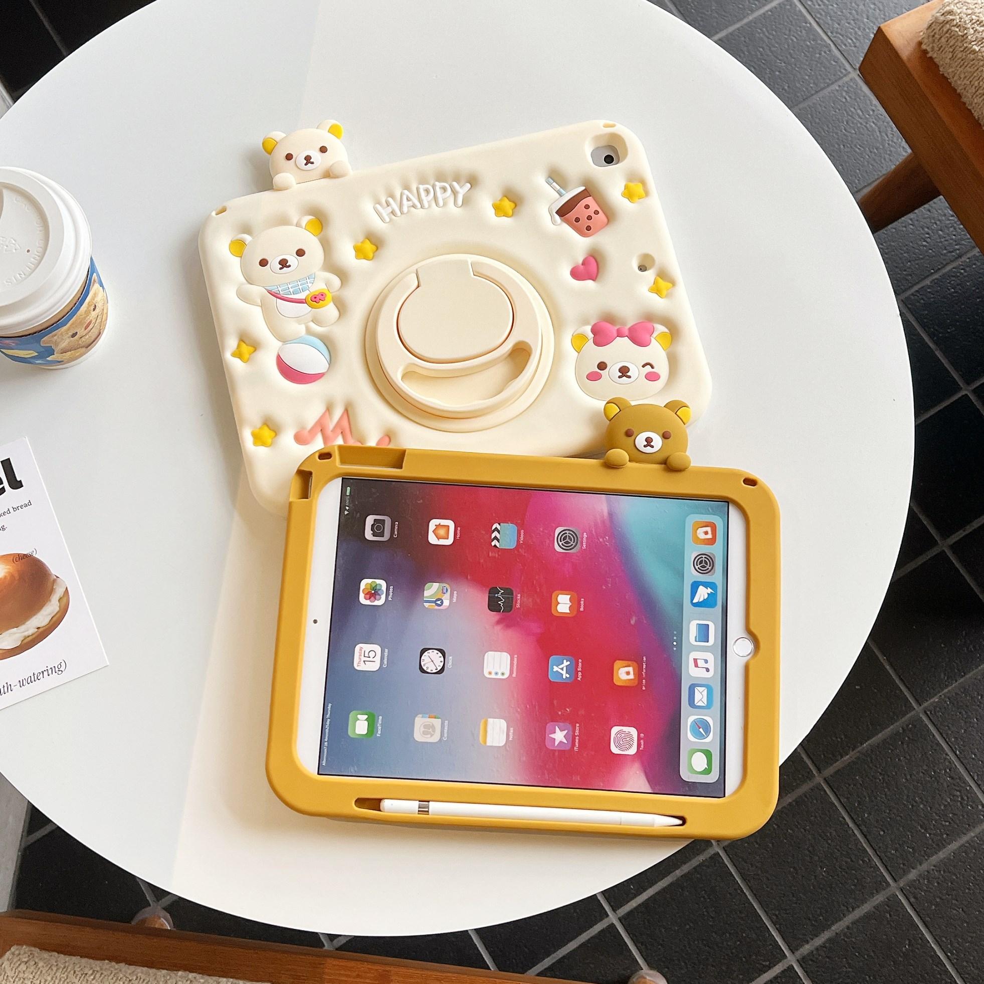 For IPad Air Mini 2 3 4 5 6 7 10.9 Pro 11 9 8 7th 10.2 10.5 GenA16 Child 3D Easy bear Tablet pen slot Protective Same phone case For IPad Air Mini 2 3 4 5 6 7 10.9 Pro 11 9 8 7th 10.2 10.5 GenA16 Child 3D Easy bear Tablet pen slot Protective Same phone case