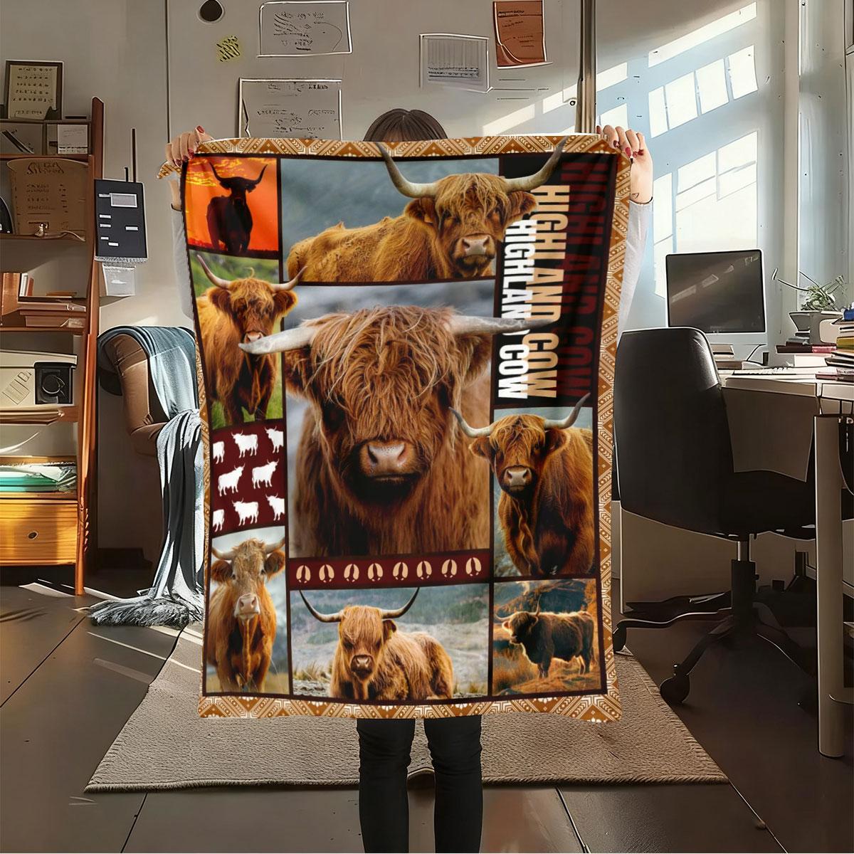 Plush Picnic Blanket, Soft & Cozy Design, Perfect for Camping & Outdoor Use, Ideal Gift for Nature Lovers, Durable Plush Material, Outdoor Camping Supplies