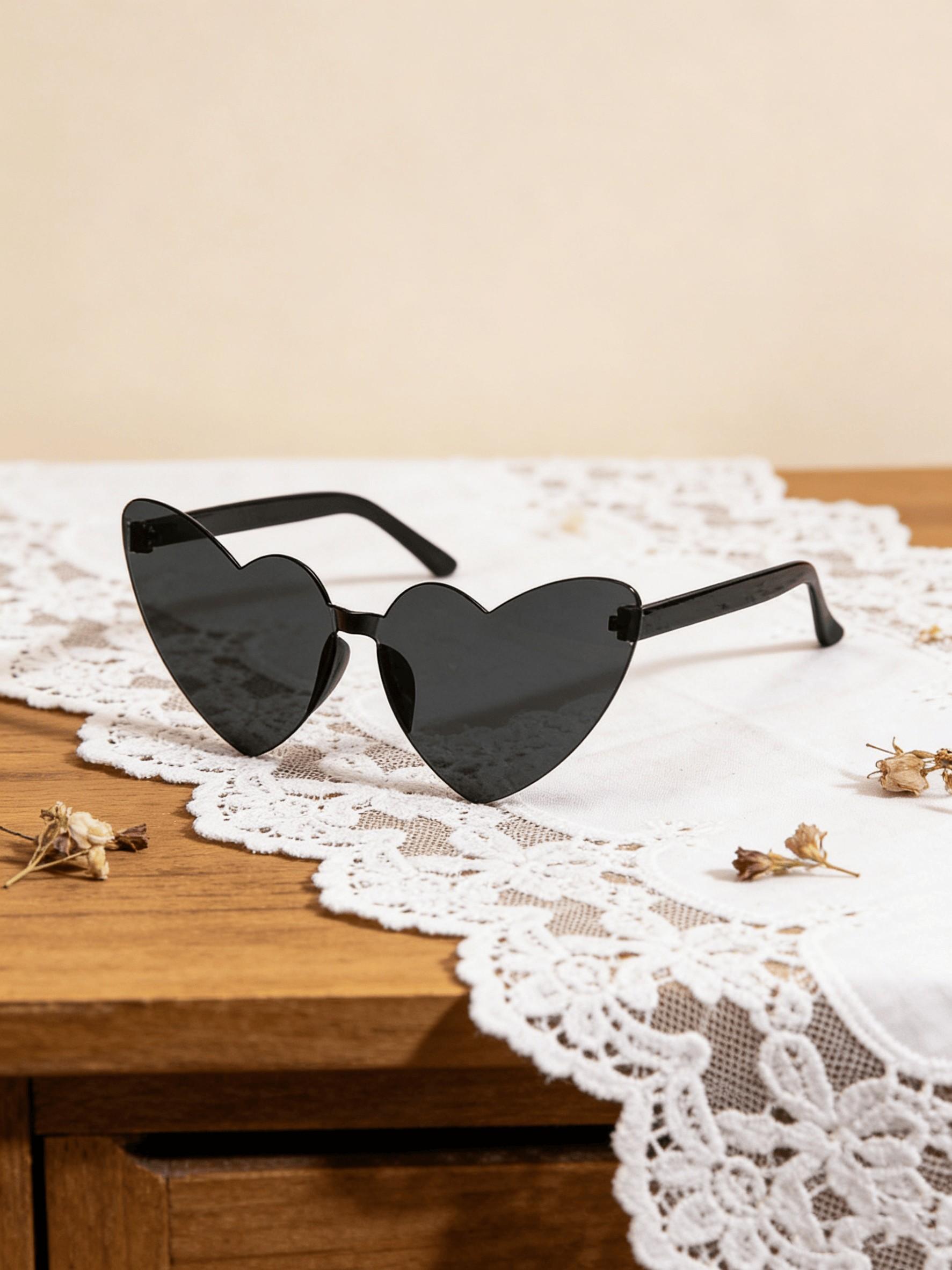 Women's Heart-Shaped Fashion Glasses, Colorful Valentine's Day Sunglasses, Perfect for Beach, Travel, Daily Wear, Elegant Style