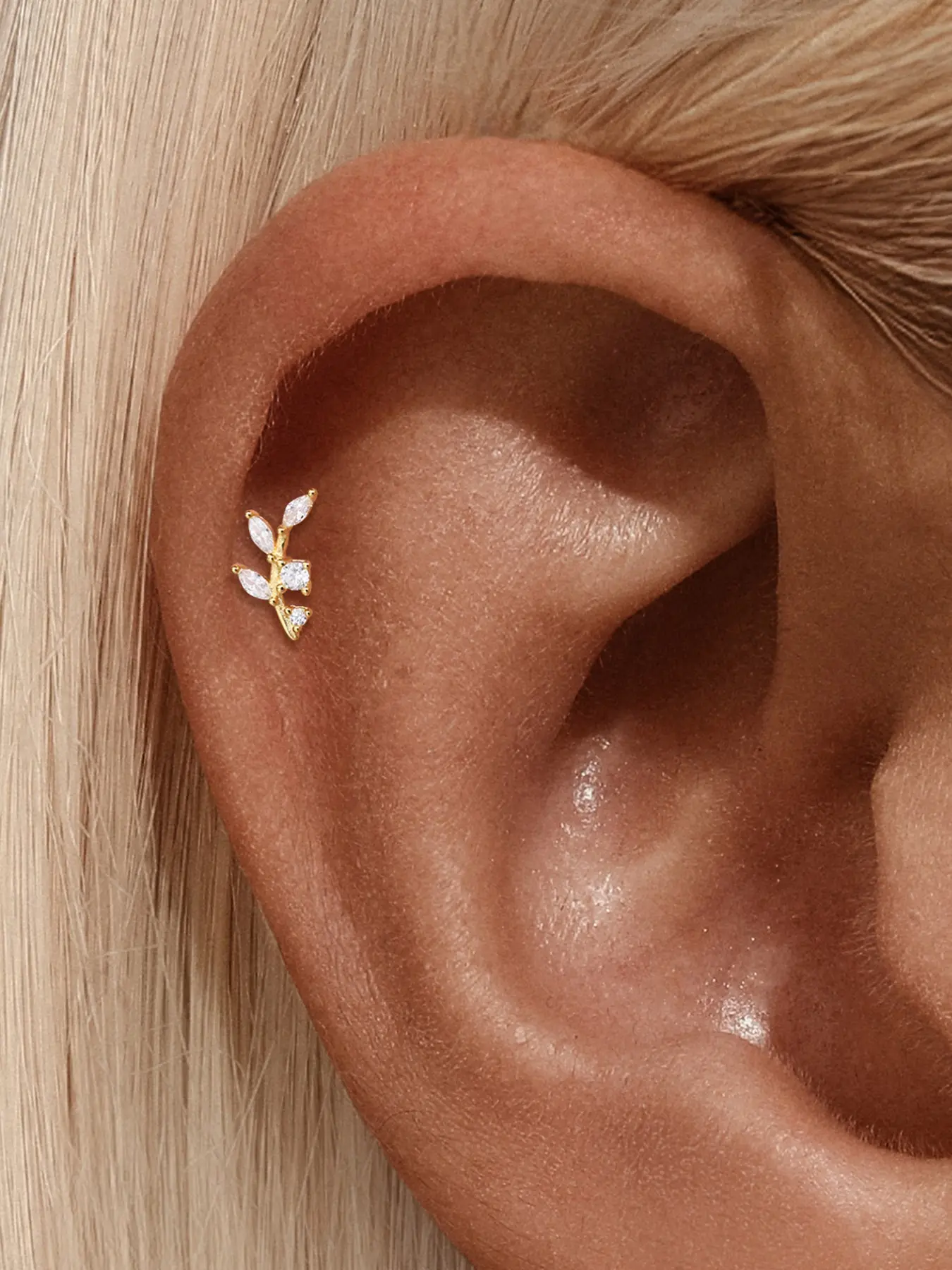 18K Gold Plated S925 Silver Flat Back, 1Pc Hypoallergenic Tarnish Free Olive Branch Twig Leaf CZ Threaded Cartilage Piercing Stud, Hypoallergenic Earrings, Perfect Birthday Mother’s Day Christmas Gift for Men Women Wedding Set