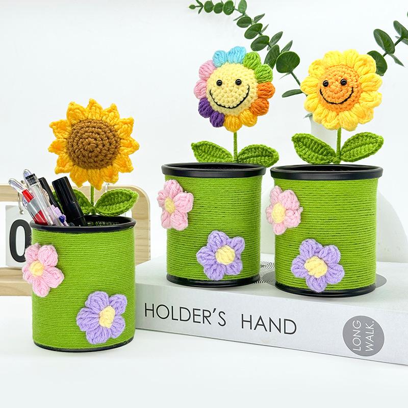 Handwoven sunflower head bouquet potted pen holder, simulated bouquet, preserved flower decoration