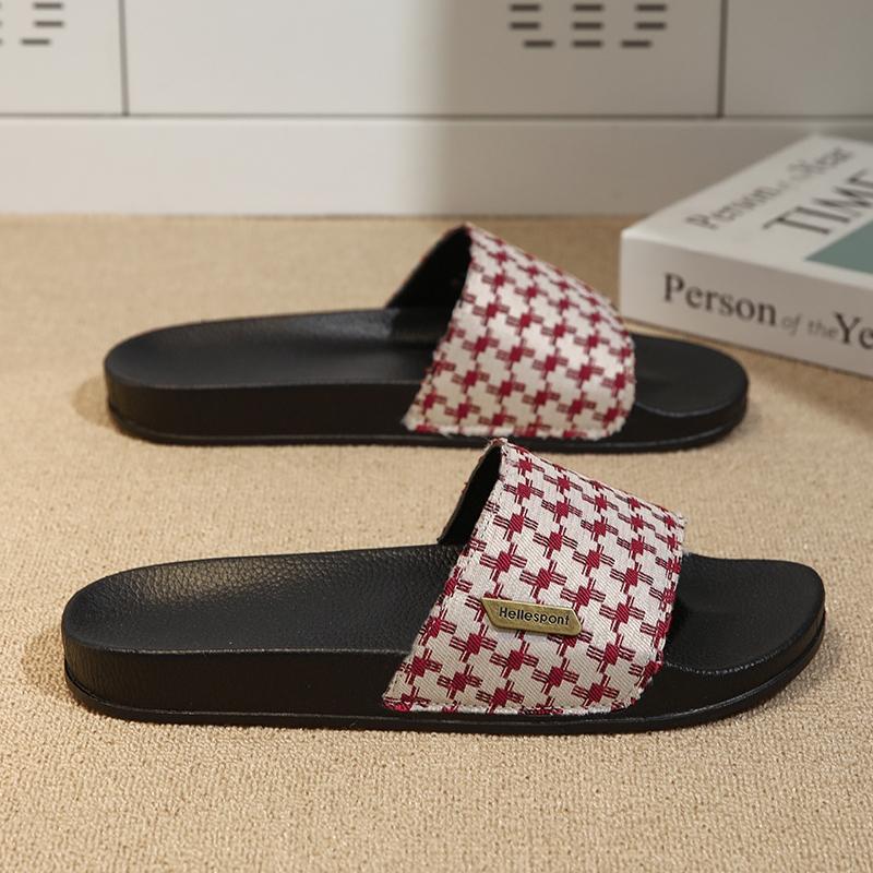 2026 Summer New Classic One-Strap Slippers for Couples, High-End Home and Outdoor Slippers, European and American Men's Style