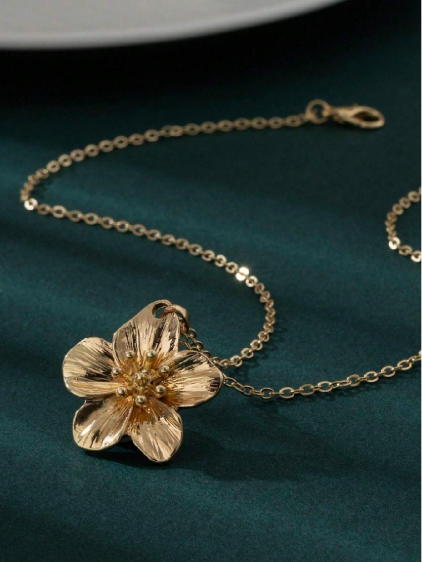 Flower Pendant Necklace for Women, Stainless Steel Everyday Jewelry, Wedding Gift, Elegant Bridal Accessory