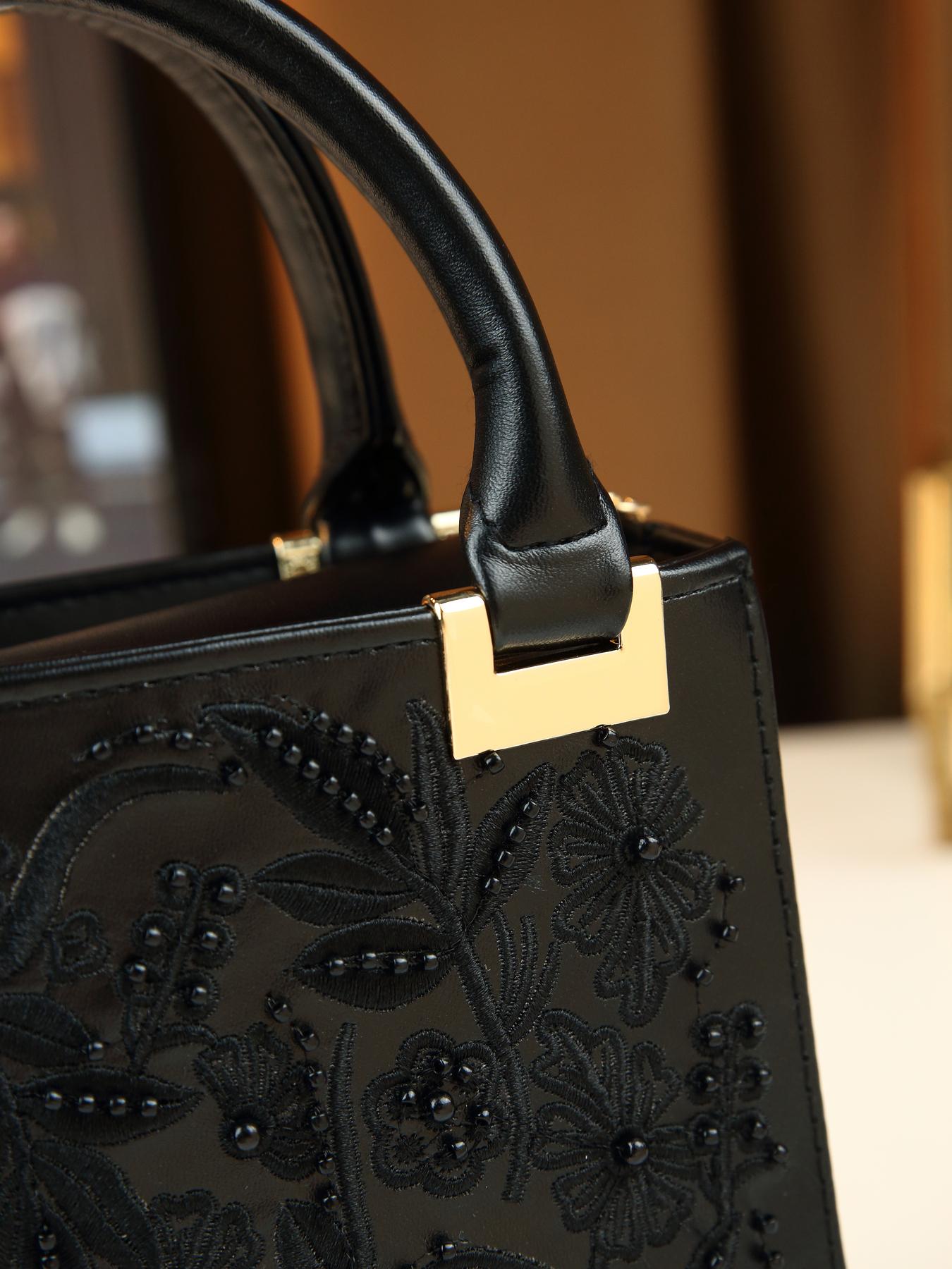 Heavy-duty beaded floral design embroidered small square bag, elegant versatile date shoulder crossbody bag