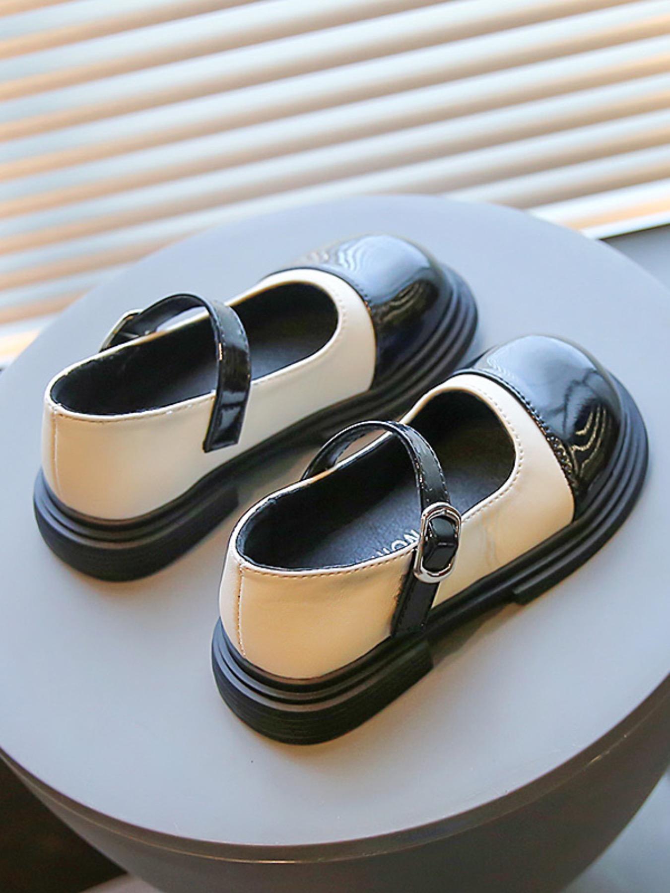 Girl's Vintage Mary-Jane Flat Shoes, Black and White Adjustable Patent Leather Slip-Ons with Rubber Sole, Buckle Design, Easy-Wear Glamorous Flats for School Uniform (02)
