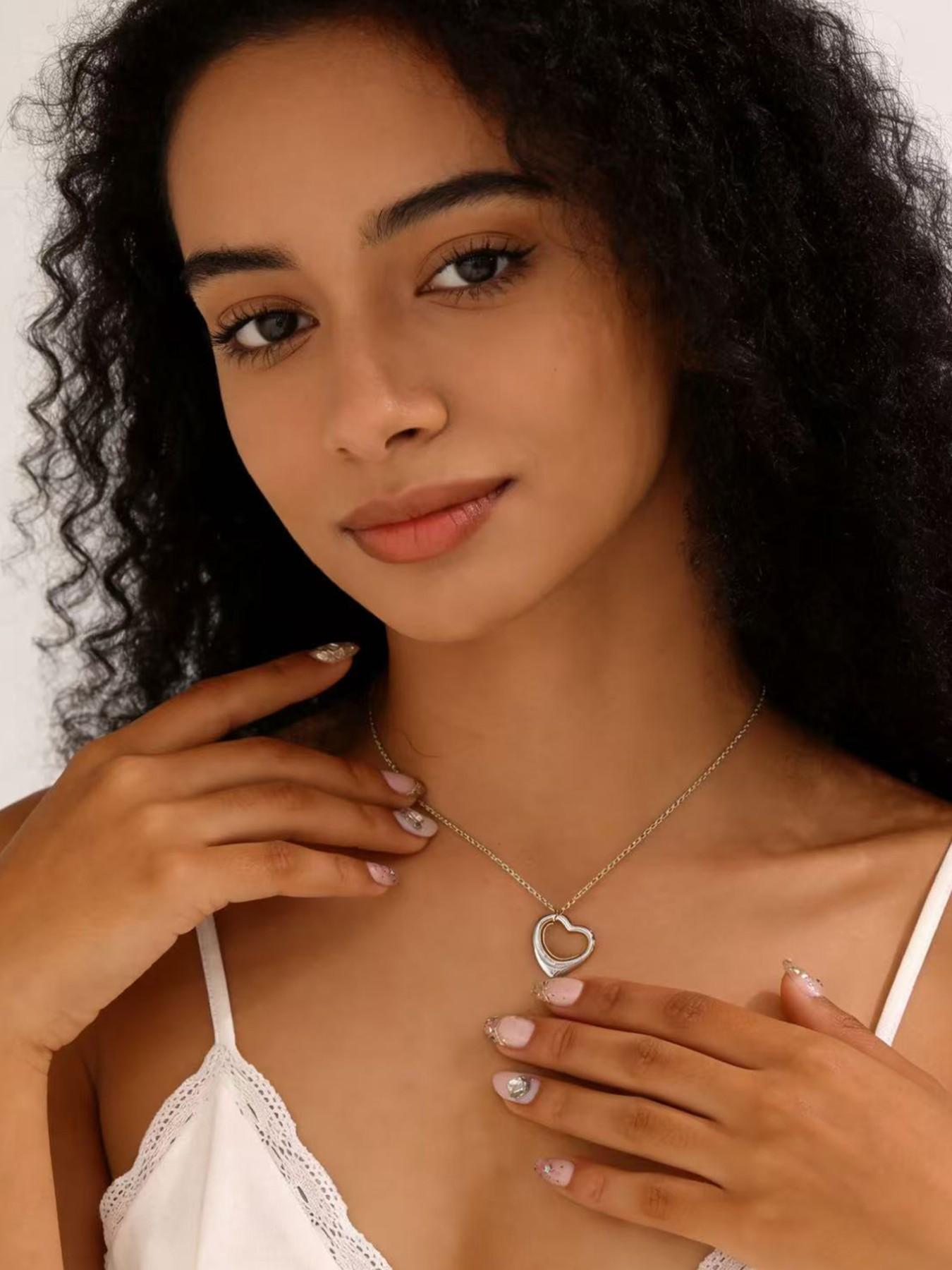 Large Floating Heart Pendant Necklace, Elegant Alloy Jewelry, Perfect Gift for Women, All Seasons Fashion Accessory